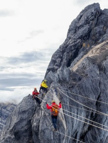  4884 -   
   <BR>
(CARSTENSZ PYRAMID)